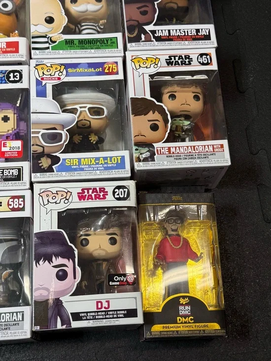 Lot Of 16 Mixed Funkos - Picture 5 of 6